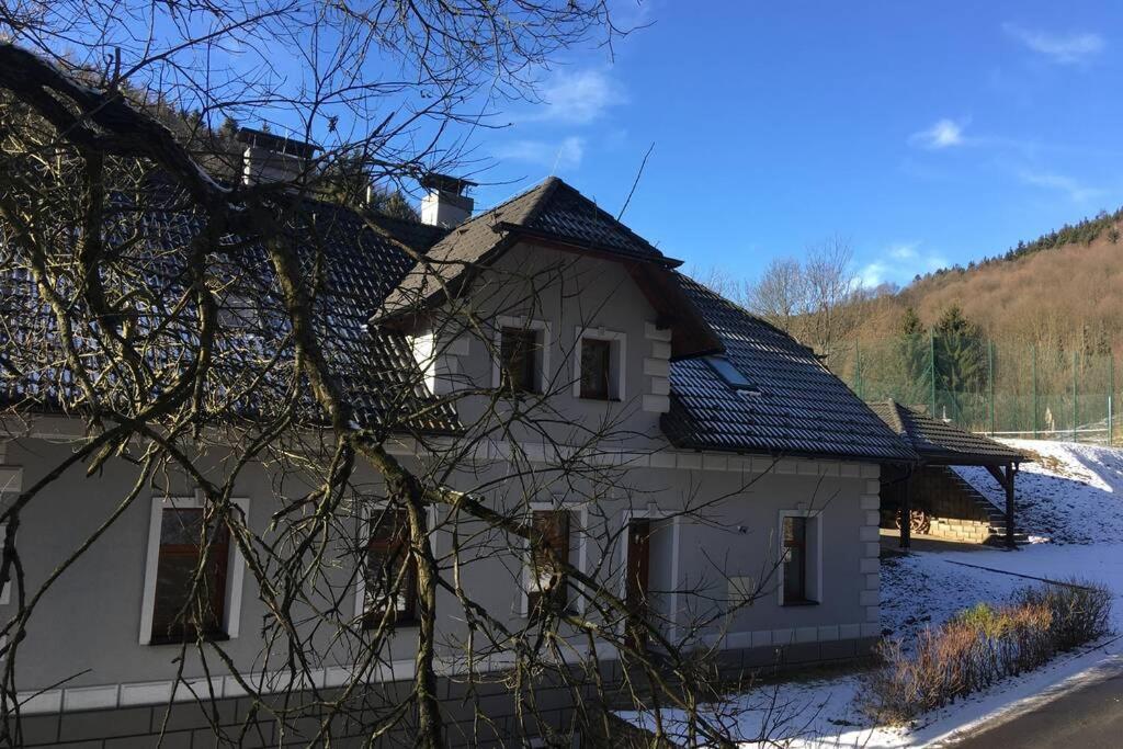 Villa Vykmanov Medenec 외부 사진