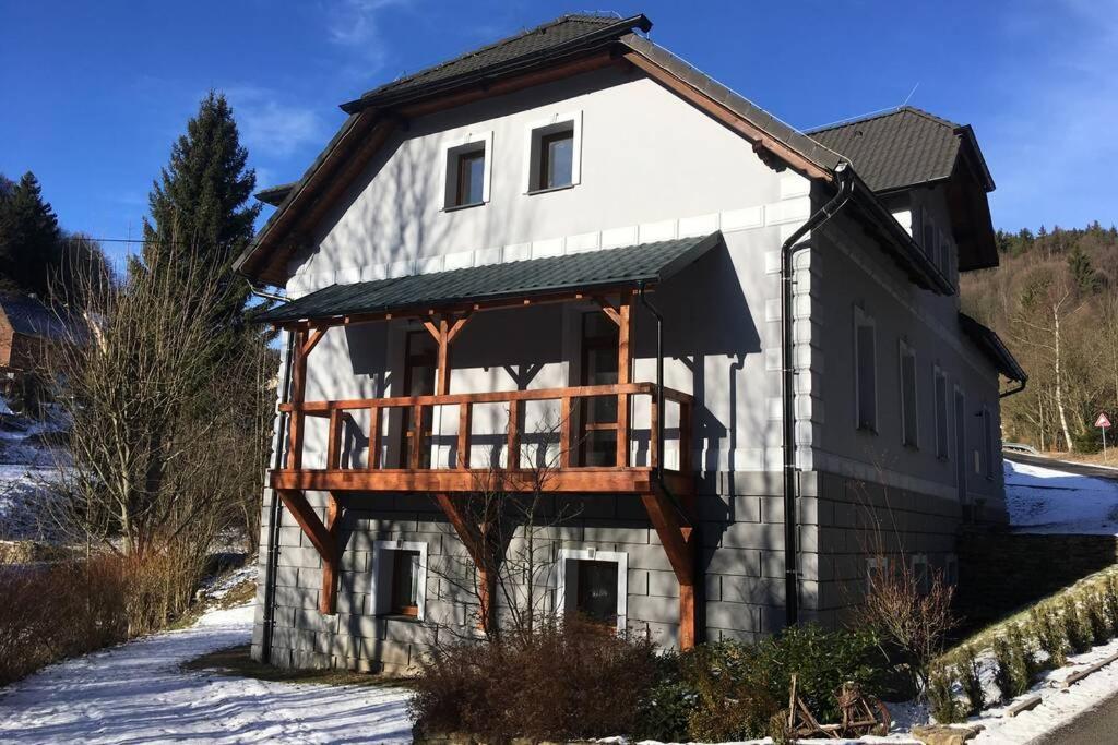 Villa Vykmanov Medenec 외부 사진